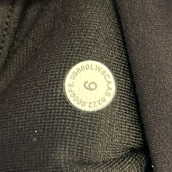 Lululemon Nulu And Mesh Pants - Sz 6, 25” length - Picture 3 of 3